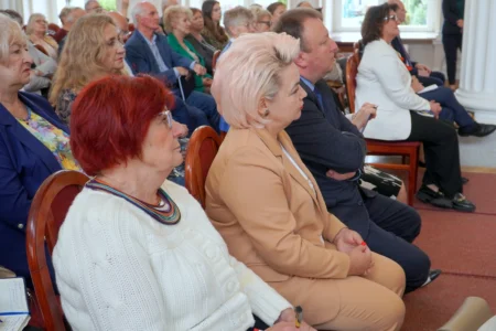 Zdjęcie przedstawia uczestników forum rad seniorów