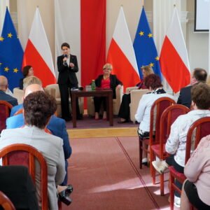 Zdjęcie przedstawia uczestników I Podkarpackiego Forum Rad Seniorów