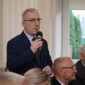 Zdjęcie przedstawia uczestników I Podkarpackiego Forum Rad Seniorów