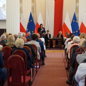 Zdjęcie przedstawia uczestników I Podkarpackiego Forum Rad Seniorów