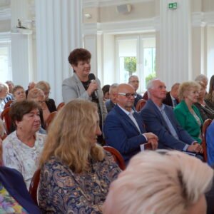 Zdjęcie przedstawia uczestników I Podkarpackiego Forum Rad Seniorów