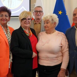 Zdjęcie przedstawia uczestników I Podkarpackiego Forum Rad Seniorów