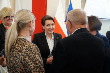 Zdjęcie przedstawia uczestników forum rad seniorów