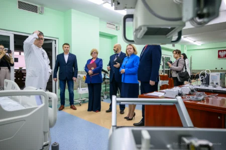 Nowy sprzęt medyczny dla SP ZOZ w Lubaczowie. Szpital powiatowy odwiedziła Teresa Kubas-Hul, wojewoda podkarpacki.