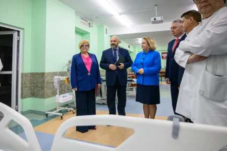 Nowy sprzęt medyczny dla SP ZOZ w Lubaczowie. Szpital powiatowy odwiedziła Teresa Kubas-Hul, wojewoda podkarpacki.