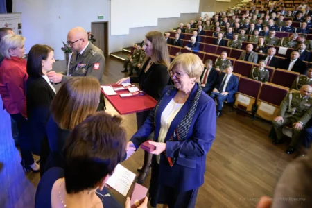 Zdjęcie przedstawia uczestników obchodów Święta Terenowych Organów Wykonawczych Ministra Obrony Narodowej