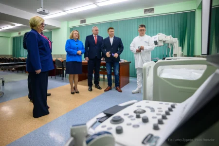 Nowy sprzęt medyczny dla SP ZOZ w Lubaczowie. Szpital powiatowy odwiedziła Teresa Kubas-Hul, wojewoda podkarpacki.
