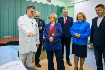 Nowy sprzęt medyczny dla SP ZOZ w Lubaczowie. Szpital powiatowy odwiedziła Teresa Kubas-Hul, wojewoda podkarpacki.