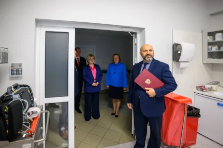 Nowy sprzęt medyczny dla SP ZOZ w Lubaczowie. Szpital powiatowy odwiedziła Teresa Kubas-Hul, wojewoda podkarpacki.