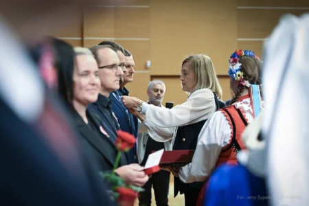 Zdjęcie przedstawia uczestników inauguracji roku akademickiego na Politechnice Rzeszowskiej