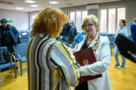 Olga Hałabud, dziennikarka Radia Rzeszów nagrywająca wojewodę podkarpackiego.