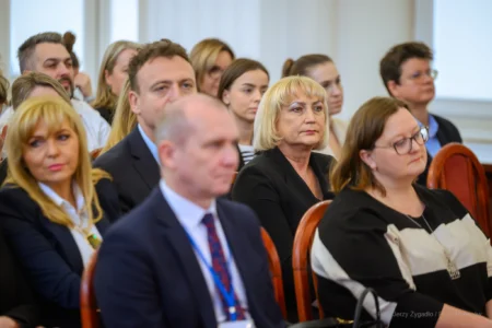 Zdjęcie przedstawia uczestników II Forum Donacji i Transplantacji