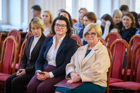 Zdjęcie przedstawia uczestników II Forum Donacji i Transplantacji