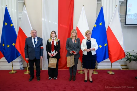 Zdjęcie przedstawia uczestników spotkania z Sybirakami