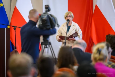 Zdjęcie przedstawia uczestników II Forum Donacji i Transplantacji