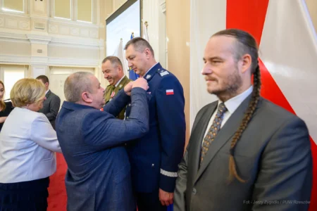 Zdjęcie przedstawia uczestników spotkania z Sybirakami