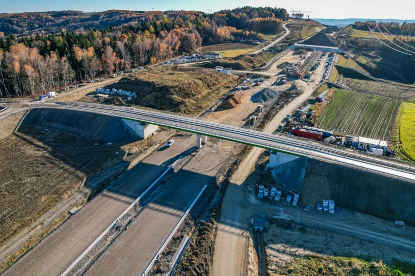 Nowy wiadukt nad drogą S19.