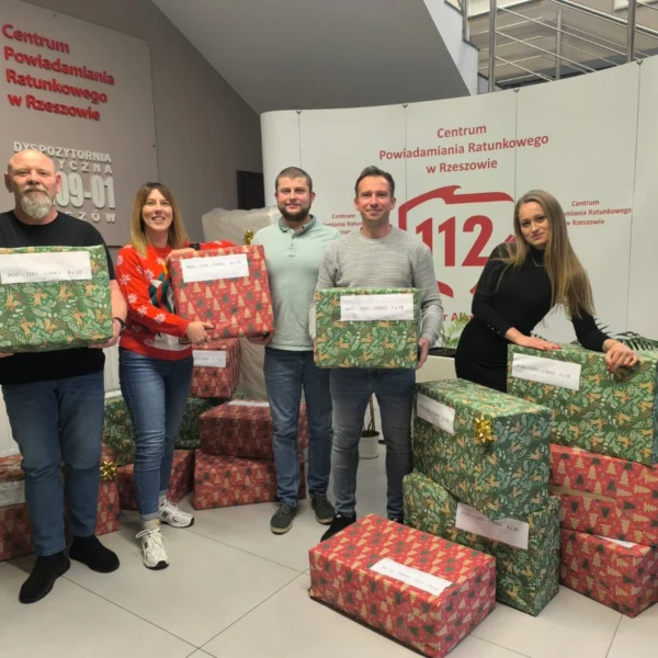 Operatorzy numeru alarmowego 112 w Rzeszowie.