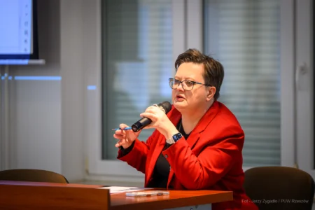 Zdjęcie przedstawia wiceminister edukacji Katarzynę Lubnauer