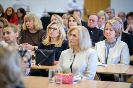 Zdjęci przedstawia uczestników spotkania z minister Katarzyną Lubnauer