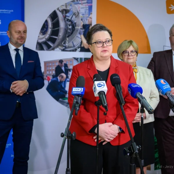 Zdjęci przedstawia uczestników spotkania z minister Katarzyną Lubnauer