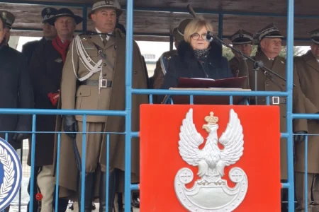 Zdjęcie przedstawia uczestników uroczystości przekazania obowiązków dowódcy 21 Brygady Strzelców Podhalańskich