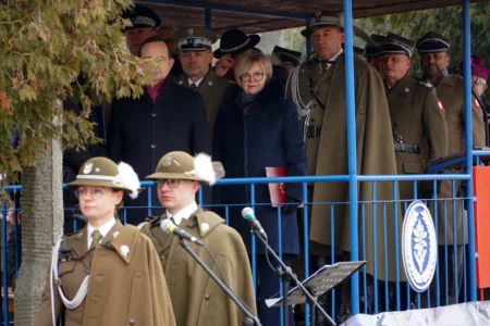 Zdjęcie przedstawia uczestników uroczystości przekazania obowiązków dowódcy 21 Brygady Strzelców Podhalańskich