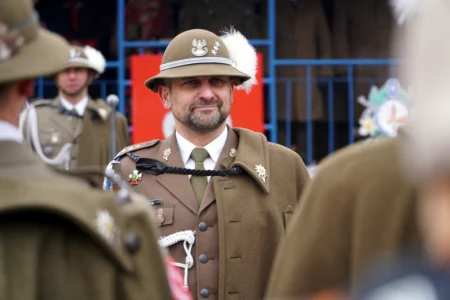 Zdjęcie przedstawia uczestników uroczystości przekazania obowiązków dowódcy 21 Brygady Strzelców Podhalańskich