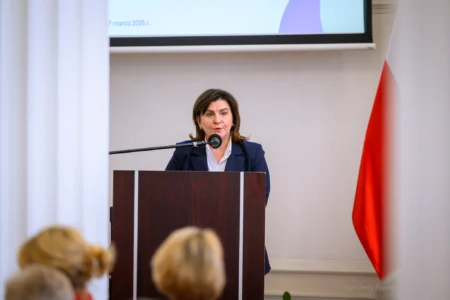 Zdjęcie przedstawia uczestników spotkania z seniorami