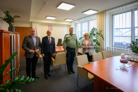 Uczestnicy spotkania w Izbie Administracji Skarbowej w Rzeszowie
