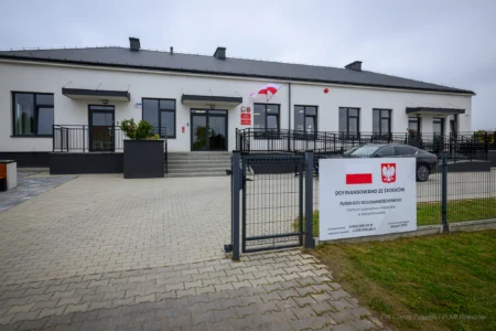 Zdjęcie przedstawia centrum opiekuńcz0-mieszkalne w Wólce Krowickiej