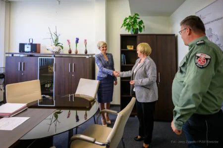 Uczestnicy spotkania w Izbie Administracji Skarbowej w Rzeszowie