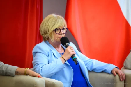 Zdjęcie przedstawia uczestników debaty w urzędzie wojeódzkim