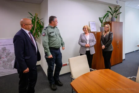 Uczestnicy spotkania w Izbie Administracji Skarbowej w Rzeszowie