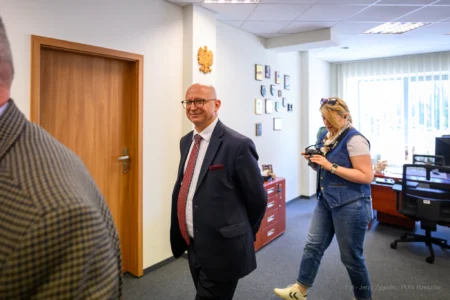 Uczestnicy spotkania w Izbie Administracji Skarbowej w Rzeszowie