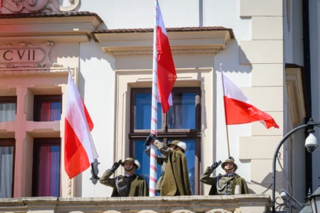 Uczestnicy majowych uroczystości patriotycznych
