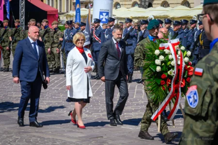 Uczestnicy majowych uroczystości patriotycznych