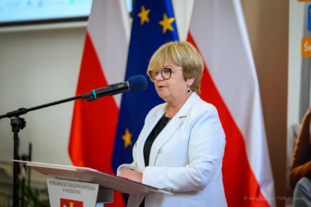 Zdjęcie przedstawia uczestników konferencji