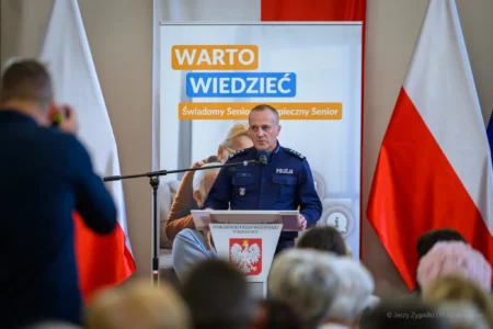 Zdjęcie przedstawia uczestników konferencji