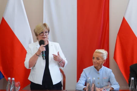 Zdjęcie przedstawia uczestników spotkania w Podkarpackim Urzędzie Wojewódzkim w Rzeszowie