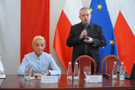 Zdjęcie przedstawia uczestników spotkania w Podkarpackim Urzędzie Wojewódzkim w Rzeszowie