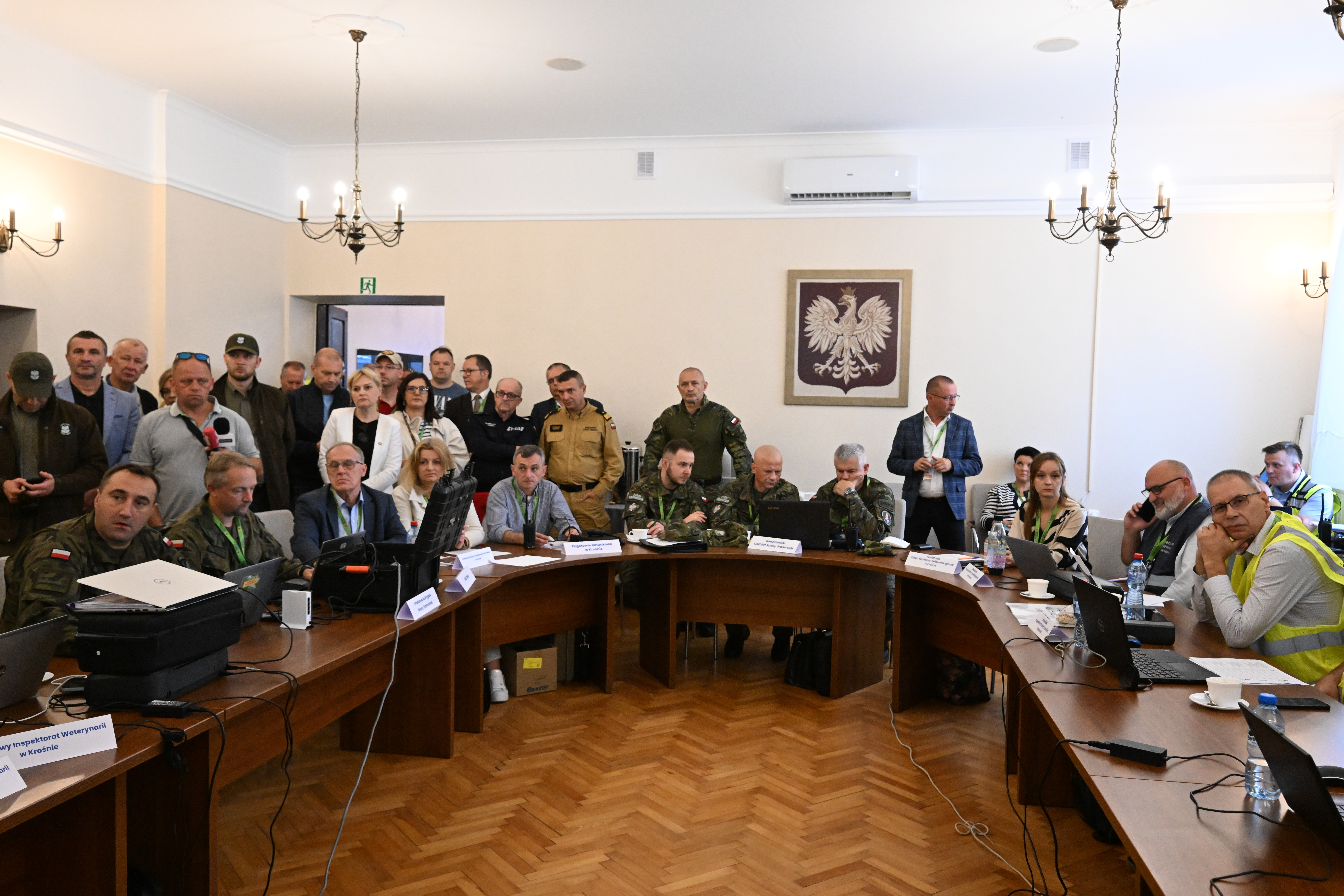 Zdjęcie przedstawia uczestników ćwiczenia wojewódzkiego Podniebyle