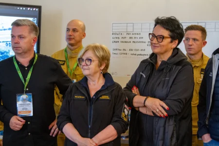 Zdjęcie przedstawia uczestników ćwiczenia wojewódzkiego Podniebyle