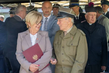 Uczestnicy uroczystości z okazji rocznicy powstania Polskiego Państwa Podziemnego