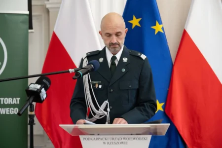 Zdjęcie przedstawia uczestników uroczystości z okazji jubileuszu ITD