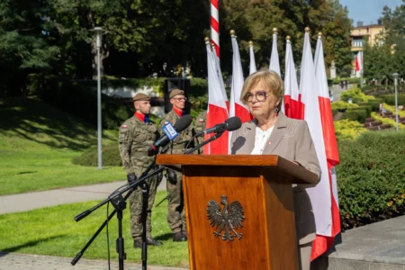Uczestnicy uroczystości z okazji rocznicy powstania Polskiego Państwa Podziemnego