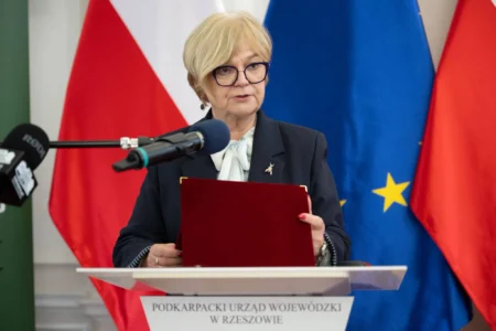 Zdjęcie przedstawia uczestników uroczystości z okazji jubileuszu ITD